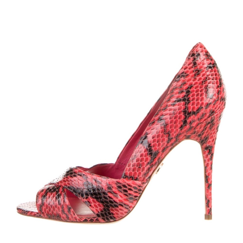 Tory Burch
Snakeskin D'Orsay Pumps
Size: 9